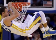 开云体育官网-锡安·威廉姆森，新奥尔良的空中主宰如何撕裂湖人防线