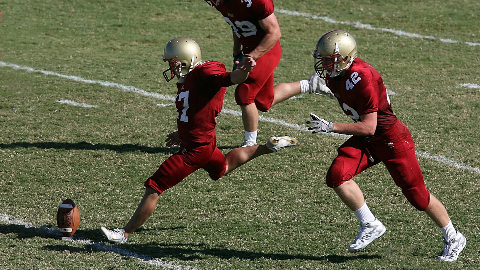 赛道上的新秩序，皮亚斯特里独力擎天，哈斯车队如何全面碾压雷诺