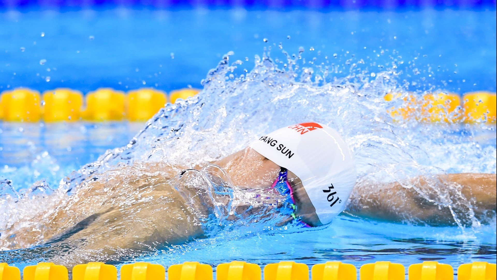 网坛新王登基，阿尔卡拉斯美网险胜，年终总决赛高光封神