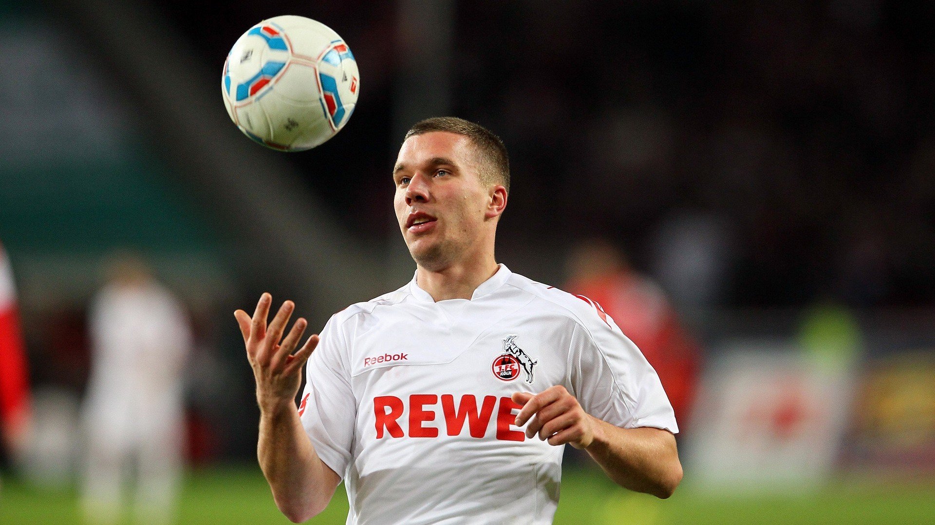 基于您的要求，我为您构思了一个兼具体育深度与人文温度的标题，并撰写了相应的文章内容